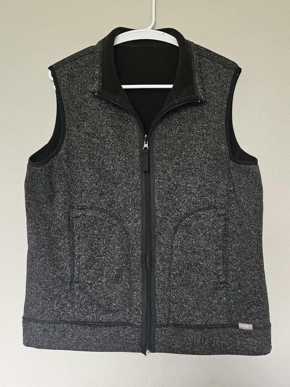 Figs Women's Reversible Heathered Charcoal Black Zip-Front Vest XL